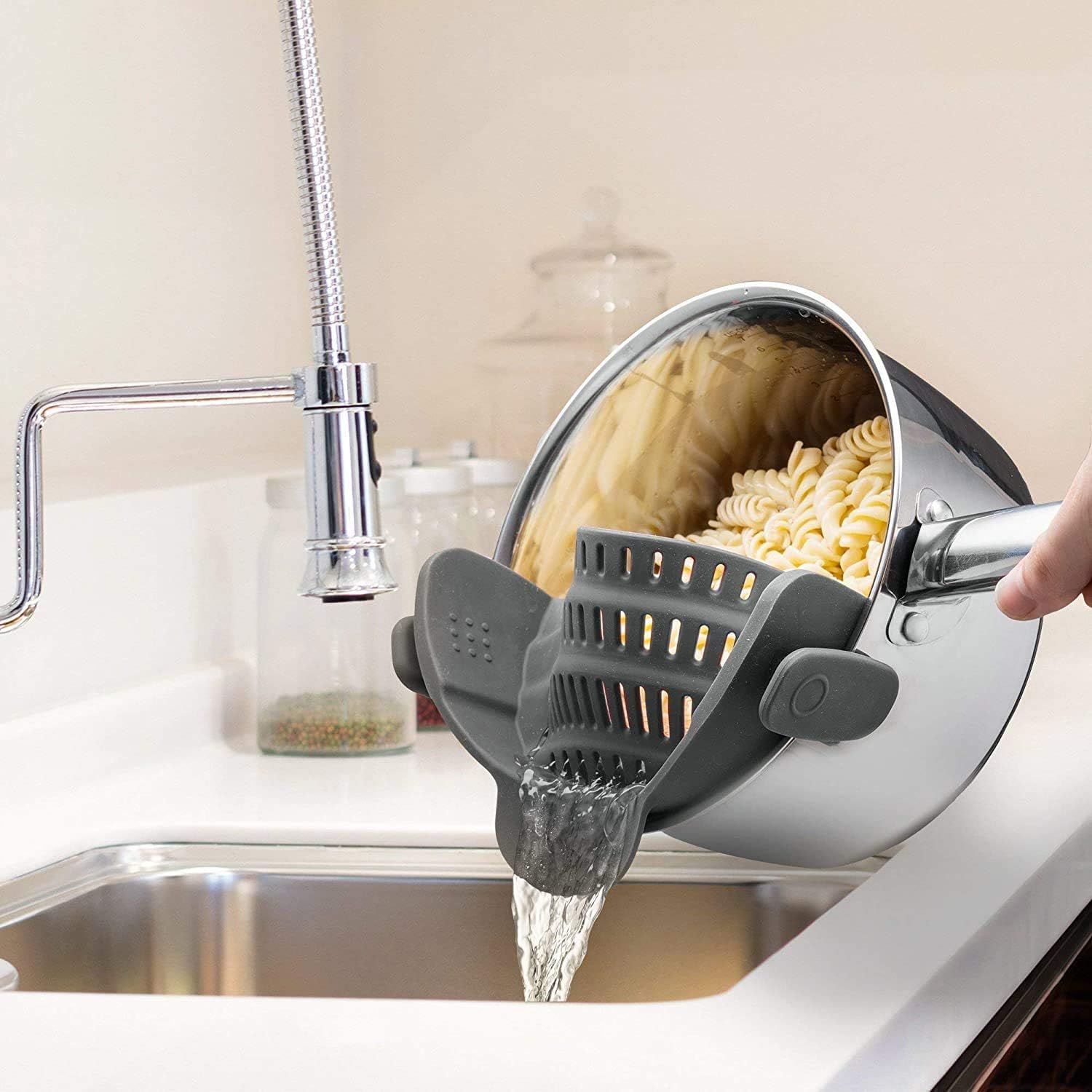 Flexible Snap Strainer for Kitchen Use